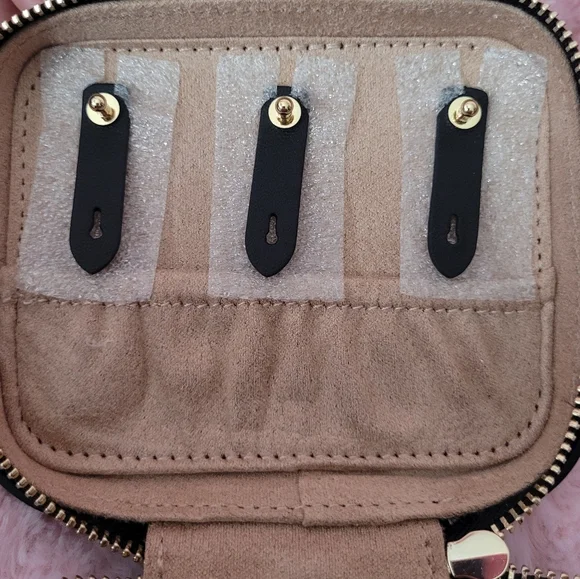 Kate ā ļø Jewelry Holder - Picture 6 of 15